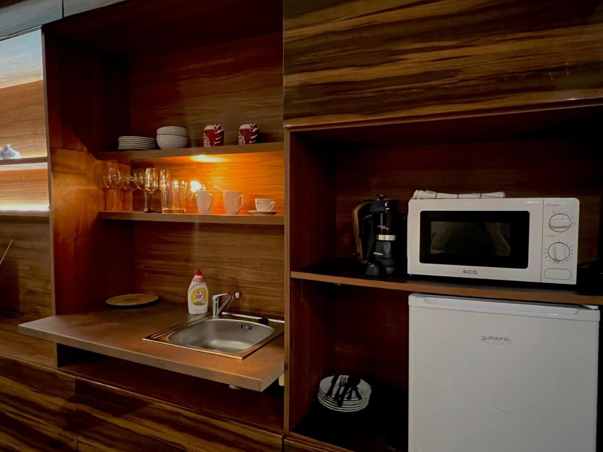 Business Box Apartamento Bratislava Exterior foto